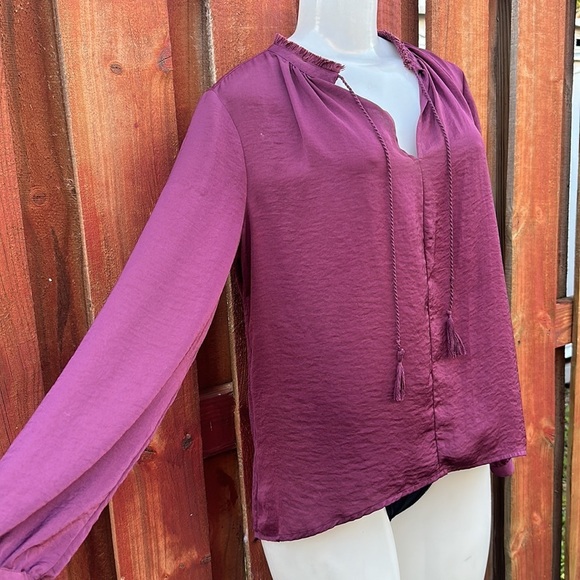 Lucky Brand Long Sleeve V-Neck Top Size XS - Picture 3 of 11